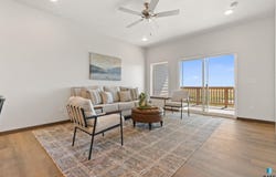 8103 E 44th St, Sioux Falls, SD 57110