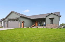 1817 Ashworth Drive, Cedar Falls, IA 50613