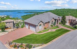 295 Split Rock Drive, Hollister, MO 65672