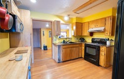 1114 Woodlawn St, Lockhart, TX 78644