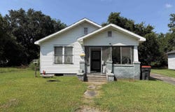 1609 W 16th Avenue, Pine Bluff, AR 71603