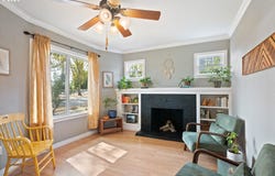 2828 WASHINGTON Way, Longview, WA 98632