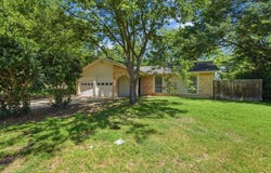 1137 Meadow Creek Court, Lancaster, TX 75146