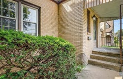 205 ST. Louis Avenue, ROCKFORD, IL 61104