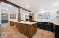 5683 Chestnut Ridge Road, Hubbard, OH 44425