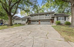 9636 Outlook Drive, Overland Park, KS 66207