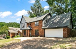 74 S WALNUT BEND Rd, Cordova, TN 38018
