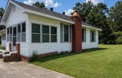 1385 W Currahee Street, Toccoa, GA 30577