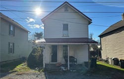 425 Somers Street, Rostraver, PA 15072