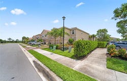 2914 Citrus St, NAPLES, FL 34120