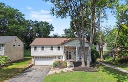 1560 Chanticlair Circle, Wixom, MI 48393