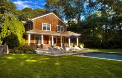 18 Cowhill Lane, Wainscott, NY 11937