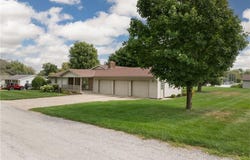 1602 Ridge Drive, Mound City, MO 64470