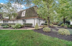 1326 Camellia Drive, Munster, IN 46321