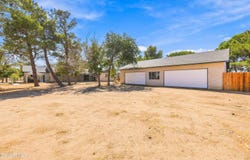 8327 W Avenue I, Lancaster, CA 93536