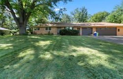 W222N8351 Plainview Pkwy, Sussex, WI 53089