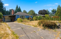 945 N JUNIPER St, Canby, OR 97013