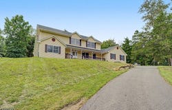 105 Nightingale Rd, Hope Twp., NJ 07825