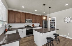 5147 N OAK CREEK Dr, Eagle Mountain, UT 84005