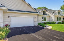 273 Cardinal Ln, Hartland, WI 53029