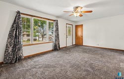 2002 Cedar St, Yankton, SD 57078