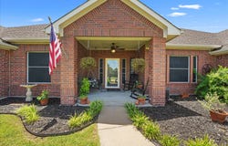 112 Springfield Lane, Red Oak, TX 75165