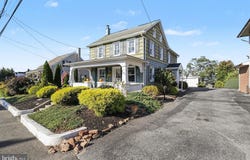 1259 E NEWPORT Road, LITITZ, PA 17543
