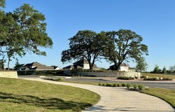 472 Treadwell Ln, Kyle, TX 78640