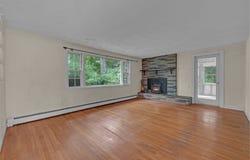 21 Wells Park Rd, Sturbridge, MA 01566