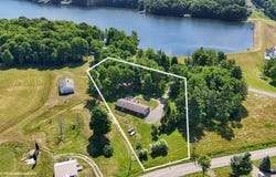 91 Lakeside Dr, Sayre, PA 18840