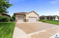 810 Fox Ct, Tea, SD 57064