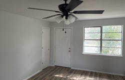606 W 4th St, Taylor, TX 76574