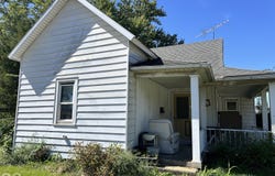 301 S Sycamore, Gaston, IN 47342