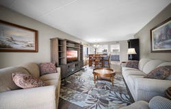 1389 Perry Street, Des Plaines, IL 60016
