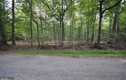 FINNEGANS LN AVE B, KENDALL PARK, NJ 08824
