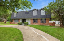300 Leighton Drive, Terrell, TX 75160