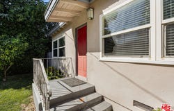 15217 Hartsook St, Sherman Oaks, CA 91403
