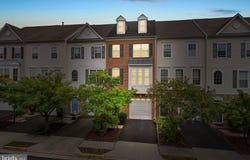 42525 MAGELLAN Square, BRAMBLETON, VA 20148