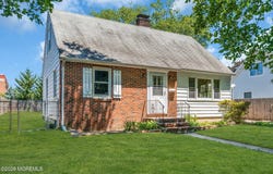 22 Rumson Place, Little Silver, NJ 07739