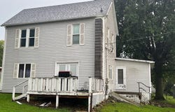 191 E 5th, Dallas City, IL 62330