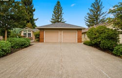 6137 HOGAN Dr, Keizer, OR 97303