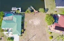 819 SE 33rd Terrace, Cape Coral, FL 33904