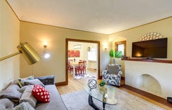 2580 Colchester Road, Cleveland Heights, OH 44106