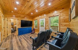 2933 Fiddlers Creek Way, Pigeon Forge, TN 37863