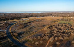 E Lone Oak Rd, Valley View, TX 76272