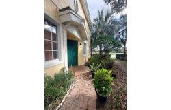 7644 Foxcroft Lane, Davie, FL 33328