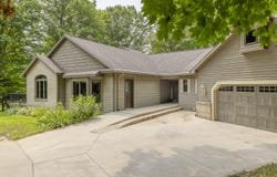 8047 Kraft Avenue SE, Caledonia, MI 49316