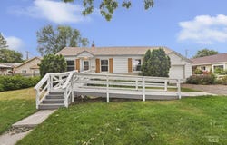 356 E Avenue B, Wendell, ID 83355