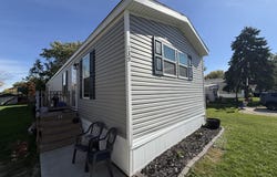 888 E Shady Lane, Neenah, WI 54957-0000