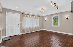 12 GRACE, HAMILTON, NJ 08610